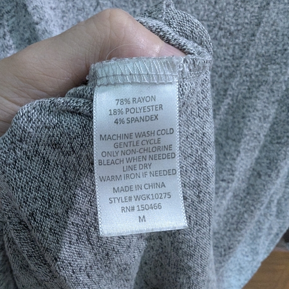 * Elegant Long Sleeve Gray Dress - Picture 4 of 4